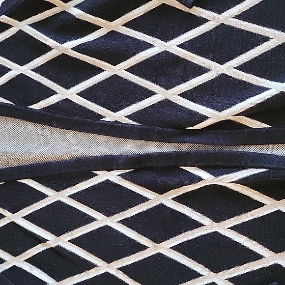 Women's size medium cardigan - Picture 3 of 6